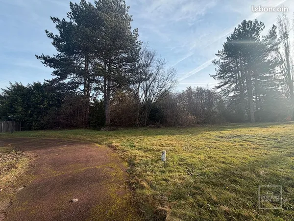 Terrain 807 m² LISSIEU 