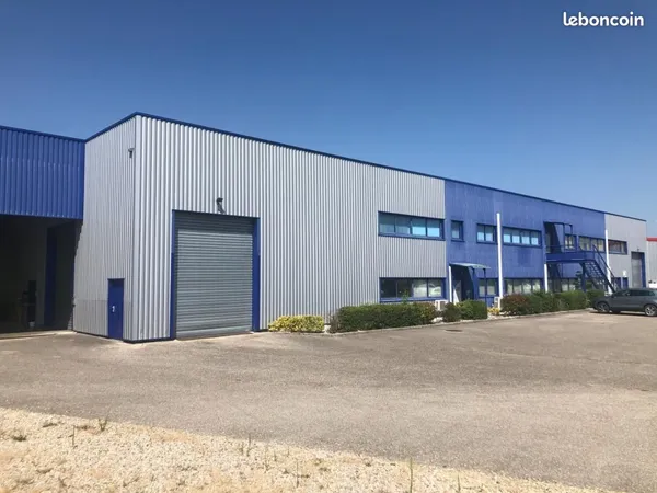 Local bureaux 982 m² 