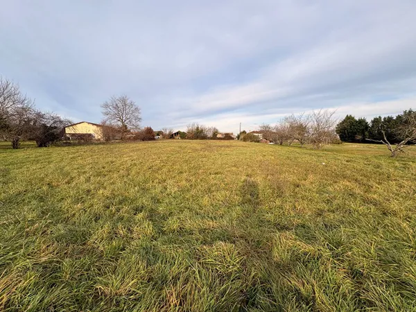Terrain constructible 4513 m² 