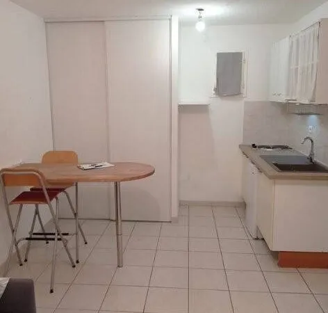 Studio 1 pièce 21 m² 