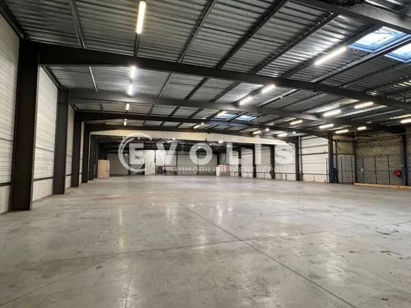 Entrepôt 2000 m² 