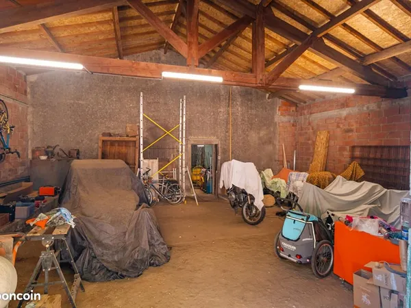 Grange 1 pièce 120 m² 