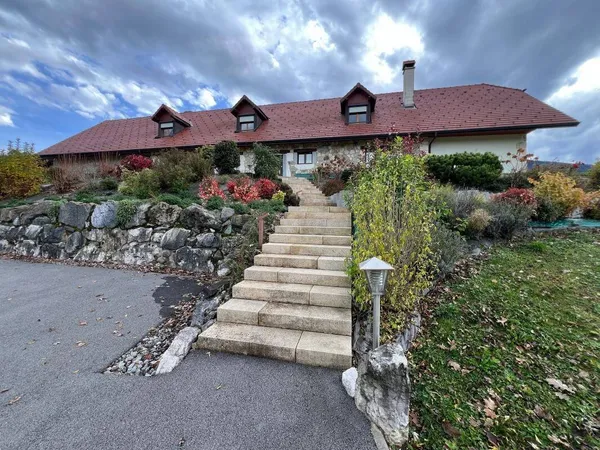 Maison 7 pièces 301 m² 