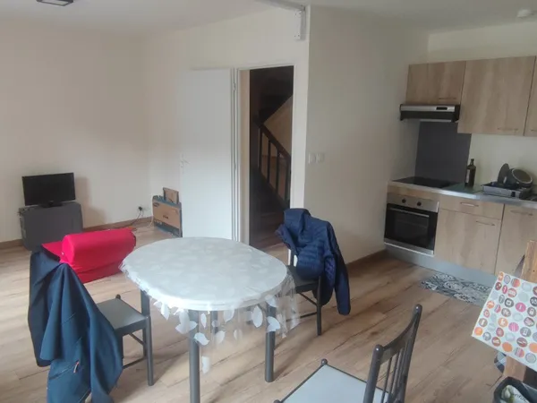 Immeuble de rapport Aubusson 113.80 m2 comprenant au rdc un studio meublé , au premier un duplex 