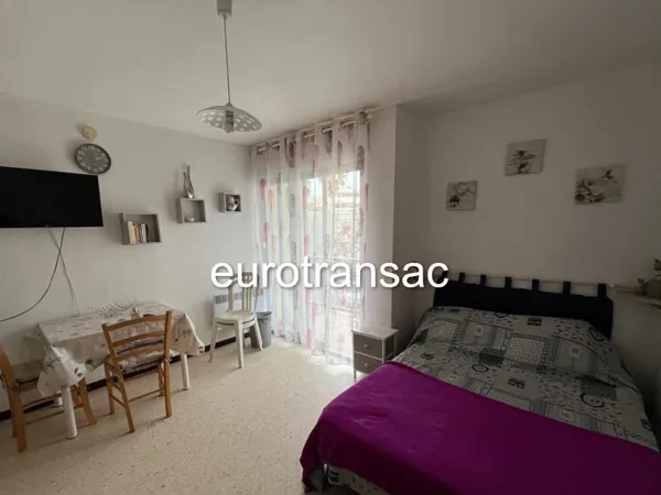 Studio 1 pièce 18 m² 
