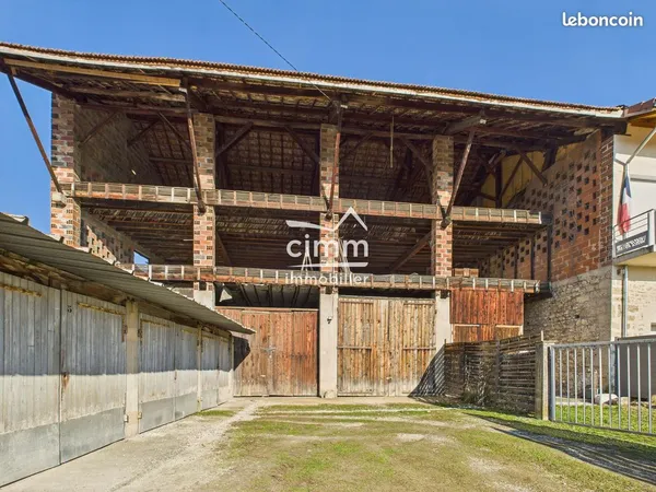 Maison 3 pièces 300 m² 