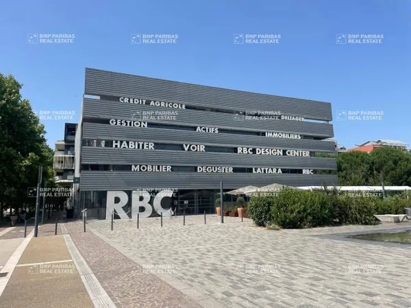 Bureaux 964 m² 