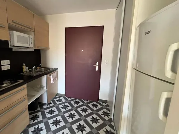 T2 meublé neuf de 41 m² - très lumineux - INTERNET fibre inclus - Parking gratuit 