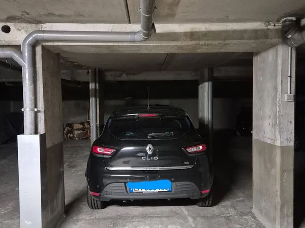 Parking 11 m² 
