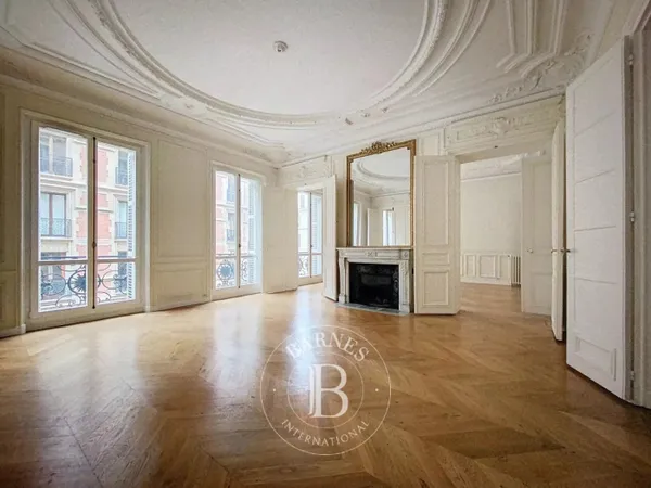 Le service location de la Maison BARNES vous présente ce bien : 