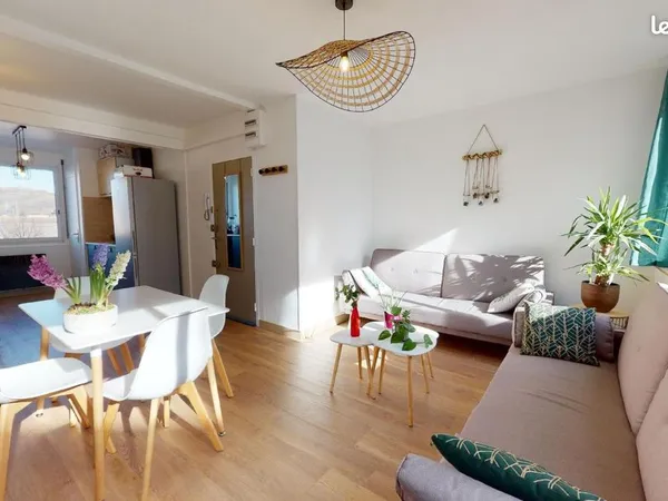 Chambre 5 pièces 81 m² 
