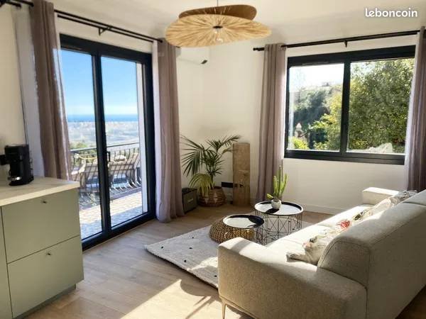 Superbe haut de villa 3 pièces, vue mer, avec extérieur 