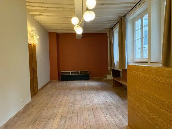 Location appartement plein centre ville historique 
