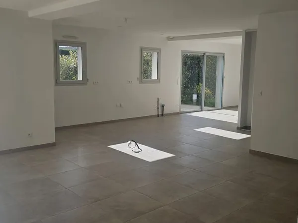 À vendre - T4 neuf de 125 m² avec terrasses et parking - DPE B - Saint-Donat-sur-l'Herbasse 