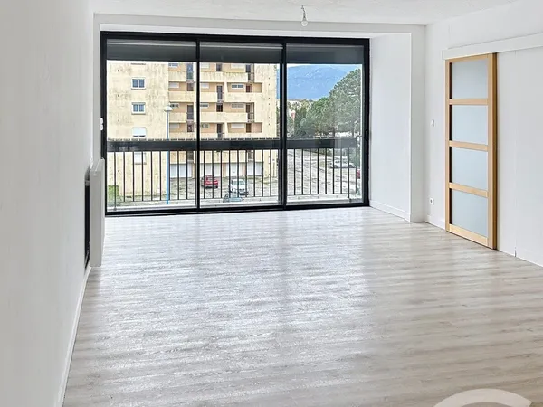Appartement 4 pièces 83 m² 