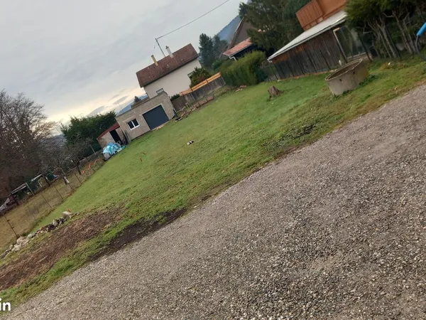 Vends terrain 10 ares constructibles viabilisés avec hangar neuf de 39 m2 