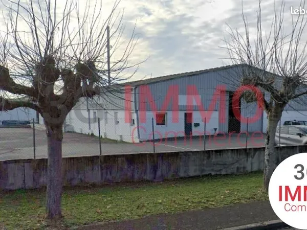 Local industriel 700 m² 