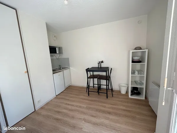 A louer studio meublé 