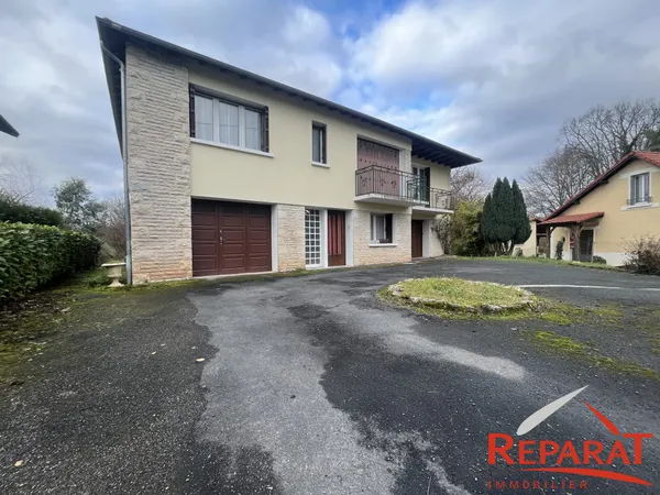 Maison à vendre à Mansac - 155 m² - Fort potentiel 
