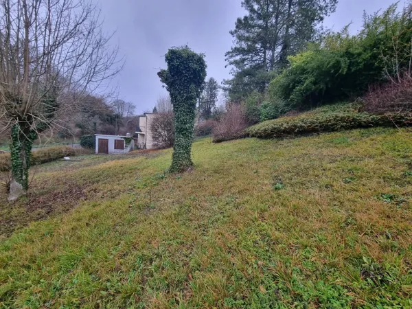 Terrain 745 m² 