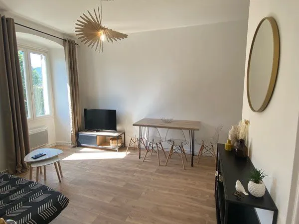 Magnifique T2 refait à neuf hyper centre corte proche fac lave linge wifi calme et lumineux 