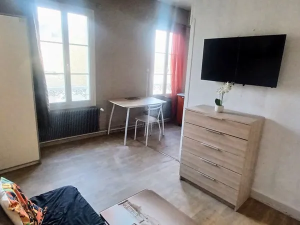 Studio meuble TTC face à l'UCO 