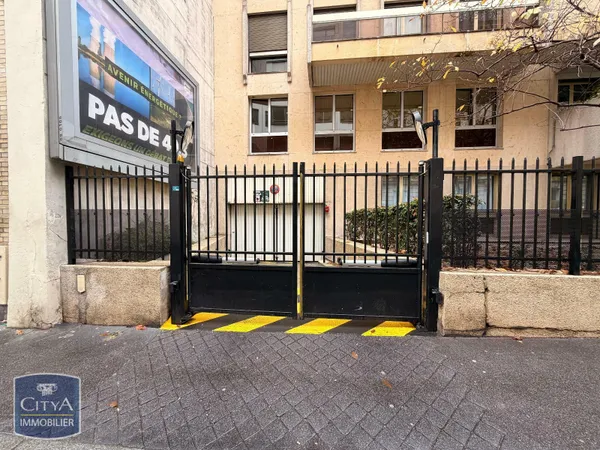 Parking - Garage Location Paris 8e Arrondissement   165€