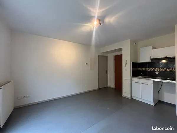 Studio 1 pièce 22 m² 