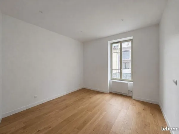 Studio 1 pièce 20 m² 