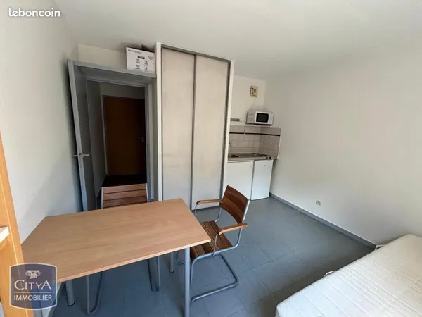 Studio 1 pièce 18 m² 