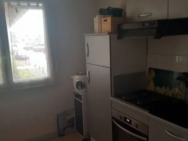 Loue F2 RDC surélevé 