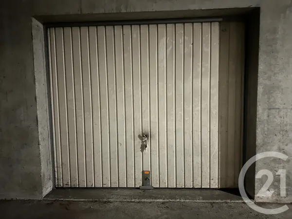 Parking 17 m² 