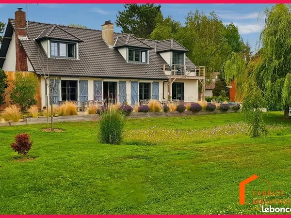 Maison 8 pièces 232 m² 