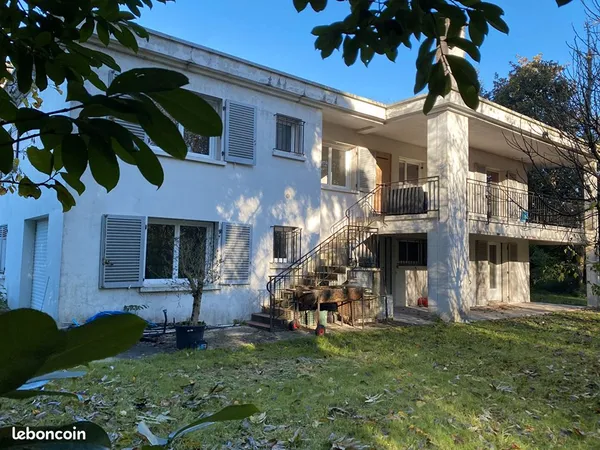 Maison 16 pièces 422 m² 