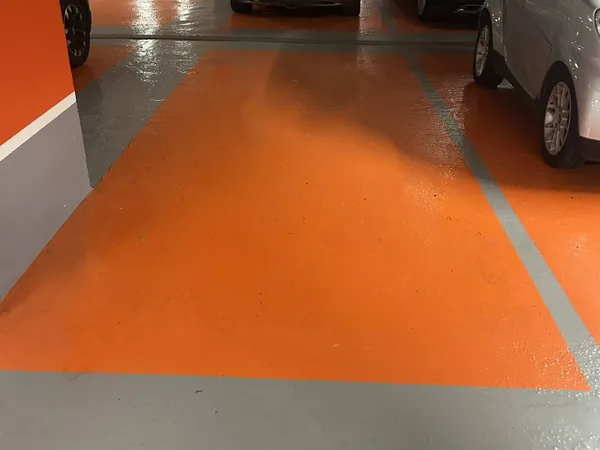 Place parking tout véhicule sécurisé vidéosurveillé protégé 24/24h accès pratique 50m Centre 