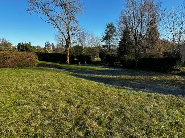 Terrain constructible 3247 m² 
