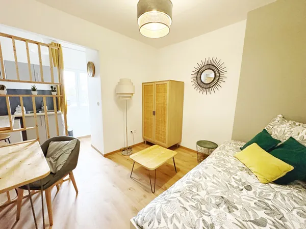 Studio 1 pièce 14 m² 
