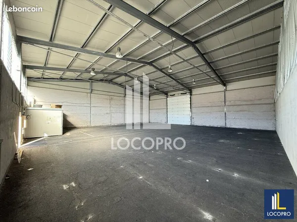 Local d'activité 400 m² 