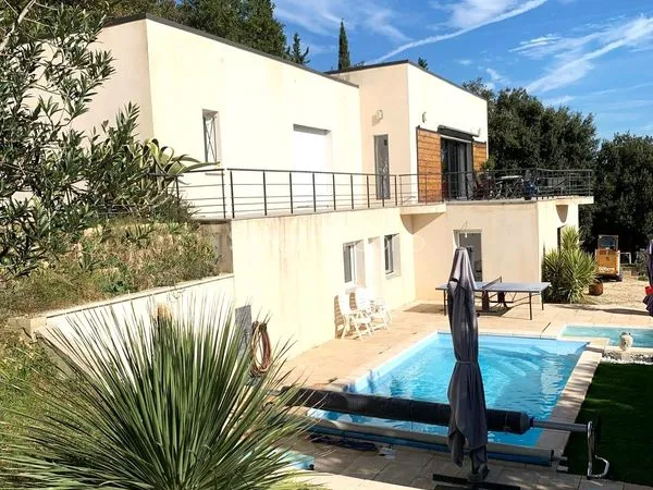 Propriété 9 pièces 240 m² 