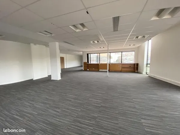 Bureaux 1907 m² 