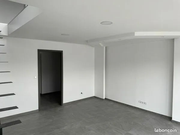 Local d'activité 400 m² 