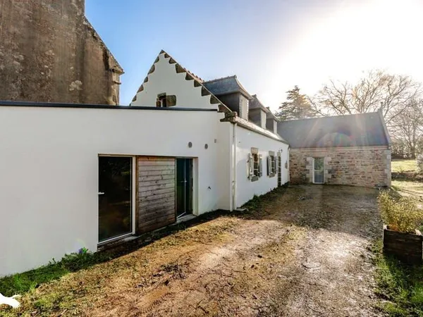 Maison en pierre de 6 pièces principales 