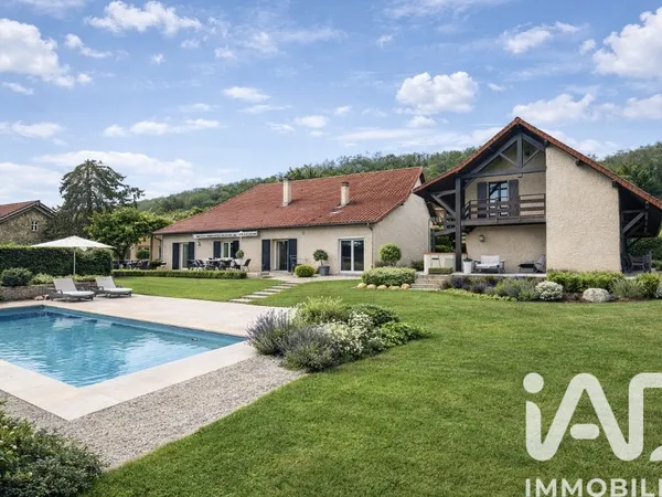 Maison 9 pièces 285 m² 