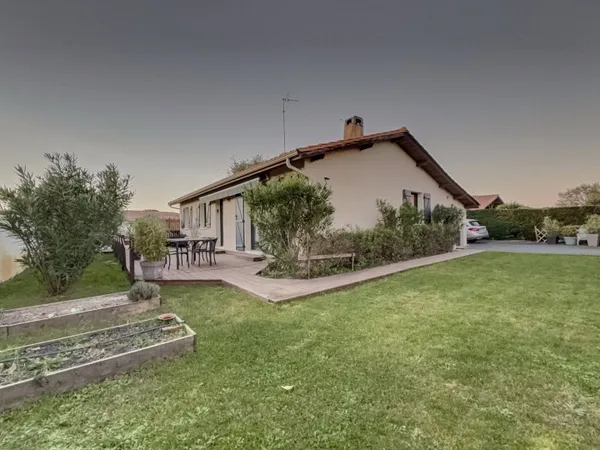 Maison de plain-pied 4 pièces 90 m² 
