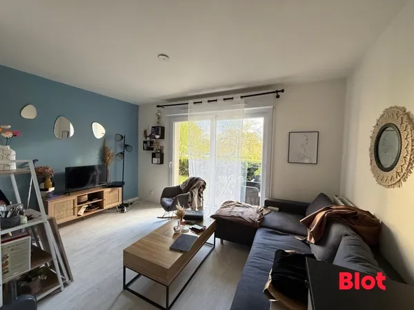 A LOUER APPARTEMENT - VERN SUR SEICHE - CENTRE VILLE - TYPE 2 AVEC JARDIN - 34,00 M² 