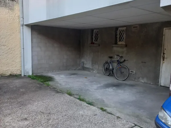 Parking 12 m² 