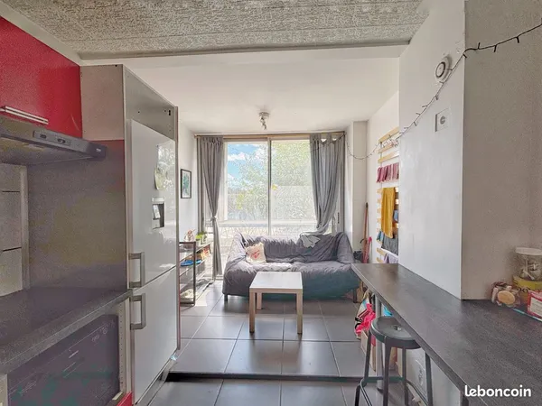 Deux chambres meublées en coloc métro Mermoz Pinel - Lyon 8/Bron 