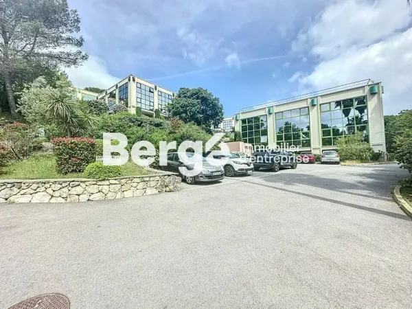 Immobilier Professionnel à louer Vallauris 