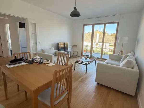 Loue appartement meublé 48m², 2 pièces, cuisine équipée, balcon centre Garches 