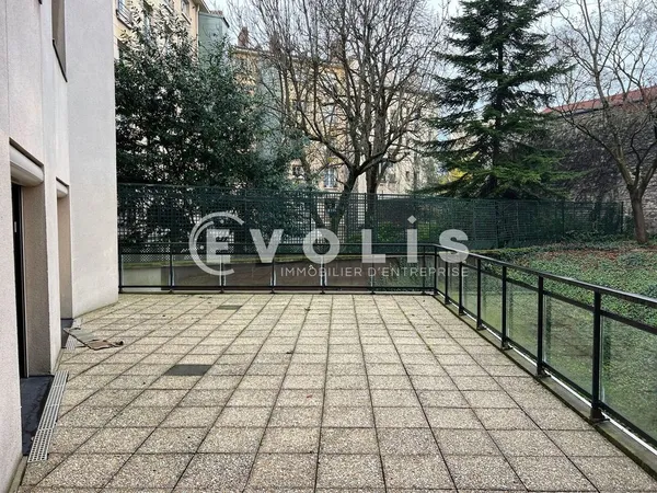 Bureaux - A LOUER - 260 m² non divisibles 